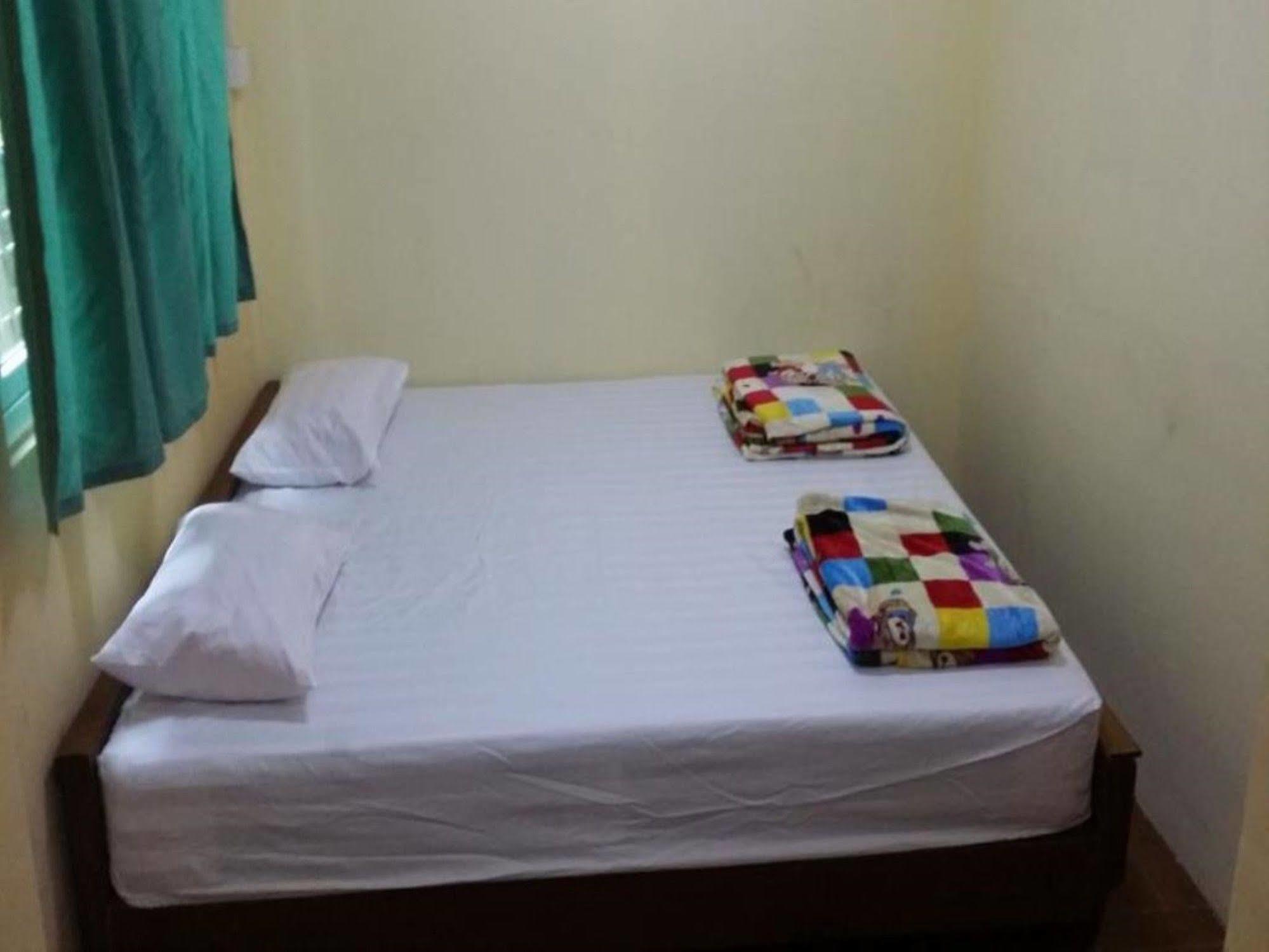 T Venus Hostel Yangon Exterior photo